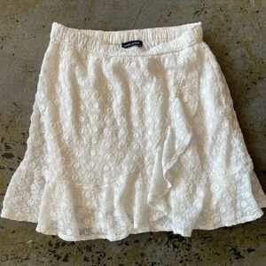 Abercrombie & Fitch White Floral Lace Ruffle Mini Skirt Size XS